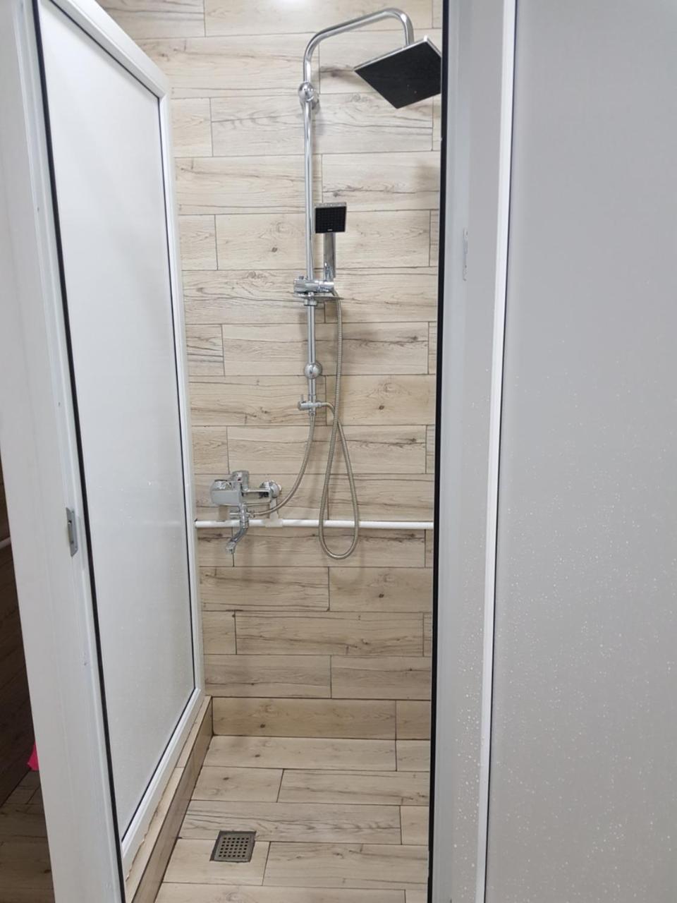 Blossom Hostel Updated ! Обновлено !!! City Center! Perfect Order!!! Snow-White Bed Linen!!! Идеальный Порядок!!! Белоснежное Постельное Белье!!! Центр Города !!! Tbilisi Exterior photo